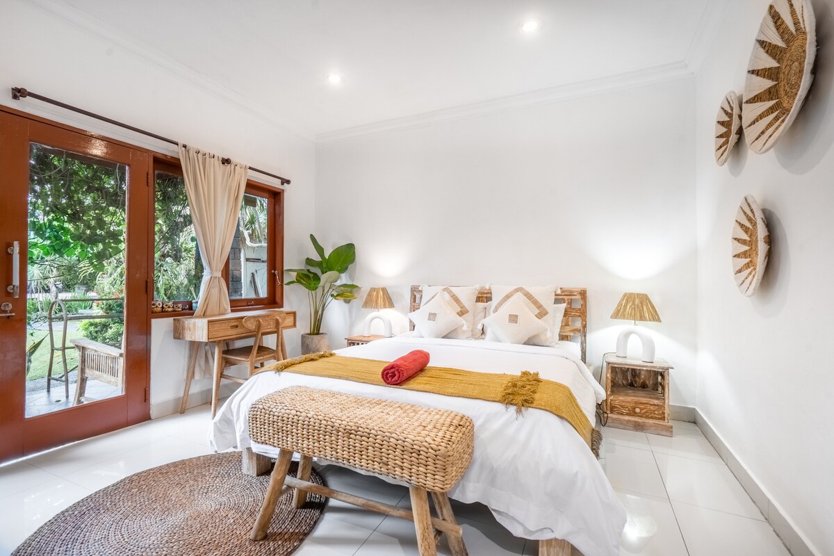 Digital Nomad Coliving Villa in Bali, Group Long Stays — Kamayana, Pererenan
